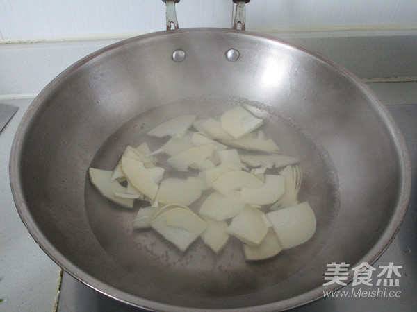 春笋烩豆腐的做法