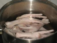 教你怎样轻松烹出健康卤味鸡爪