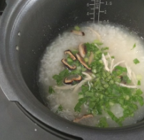香菇鸡汤粥的制作步骤