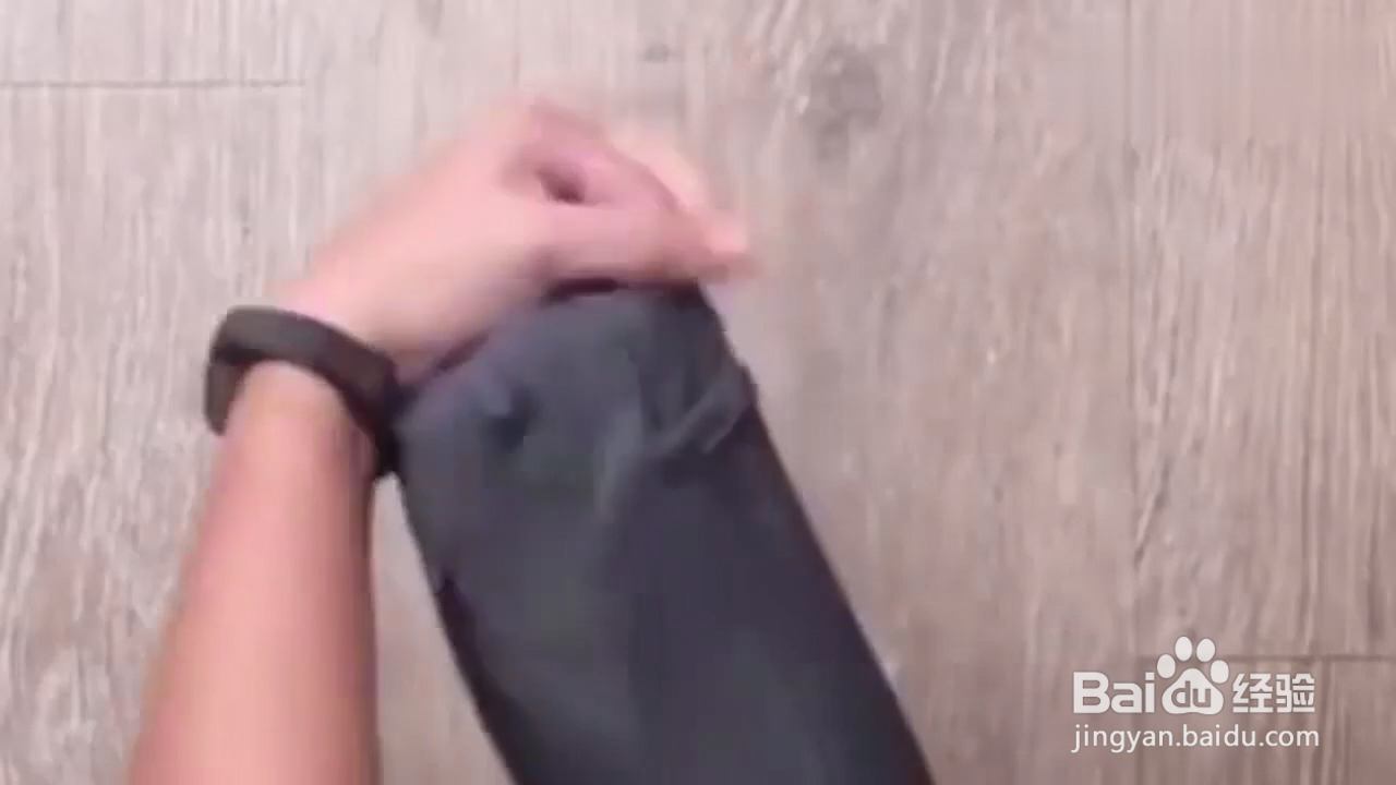 怎样收纳衣服占位小
