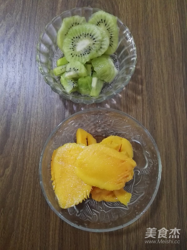 酸奶芒果杯的做法