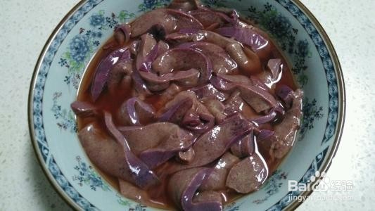 炒猪肝时，先腌制还是先焯水？