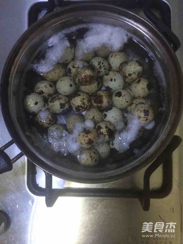 卤鹌鹑蛋的做法