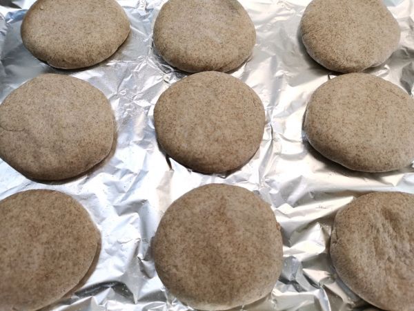 烤黑麦发面饼夹奥尔良鸡腿