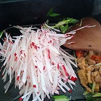 怎么做美味的水萝卜炒肉