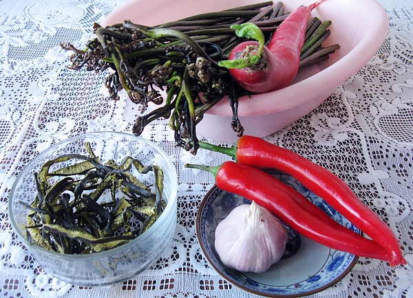 蕨菜拌海茸丝