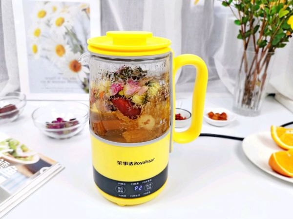 玫瑰花红枣枸杞桂圆菊花茶