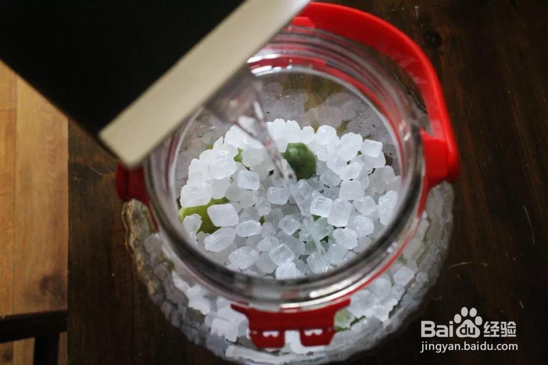 如何自制梅子酒?