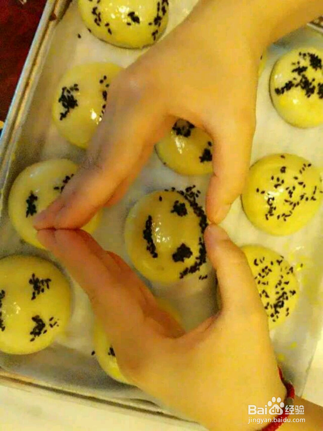 蛋黄酥饼的做法