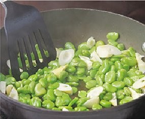 养生食补笋丁河虾春蚕豆的做法