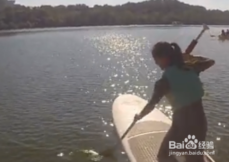 单人皮划艇怎么控制方向