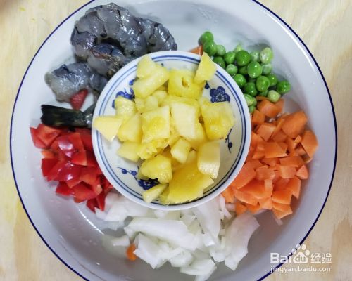 星期美食--凤梨菠萝炒饭的家常做法