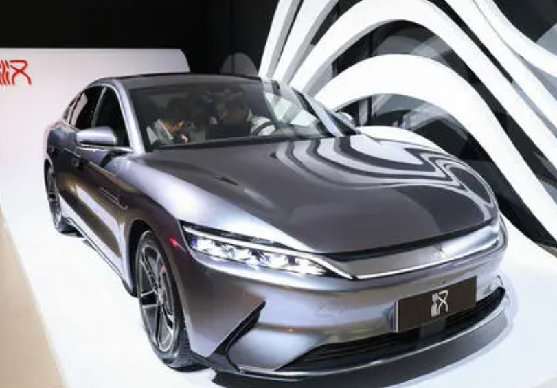 比亚迪汉有手刹吗