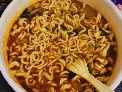 女朋友吃泡面该回复什么