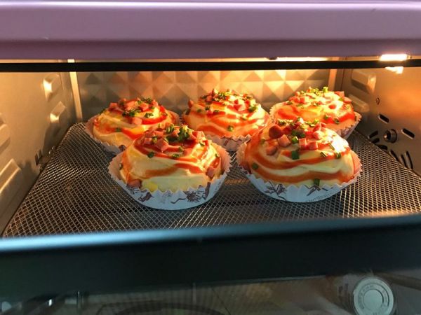 葱香芝士肠仔面包