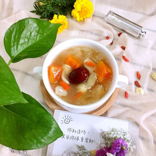 木瓜银耳莲子百合羹