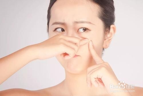 生理盐水对闭口有效吗