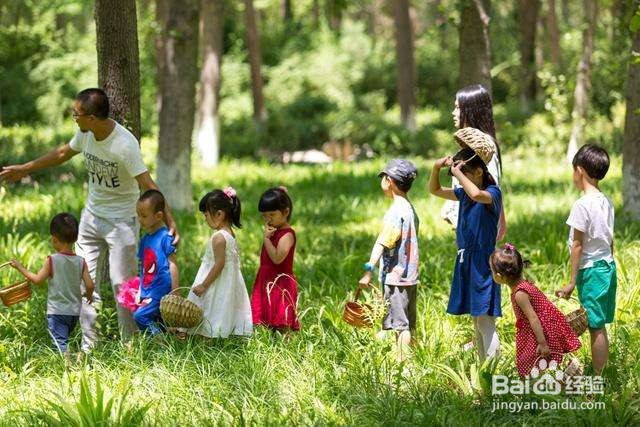 如何在家一边带小孩一边工作?