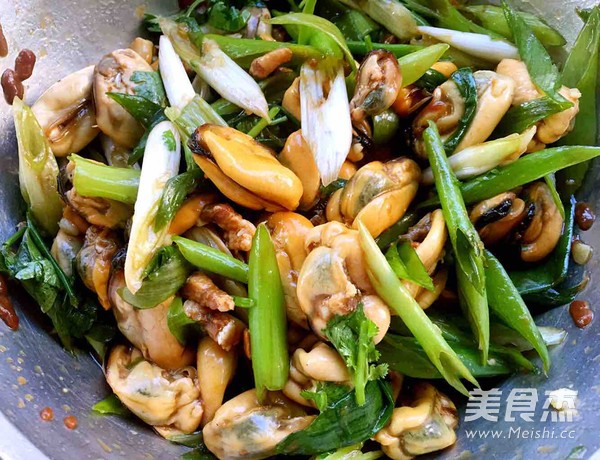 葱伴贻鲜的做法