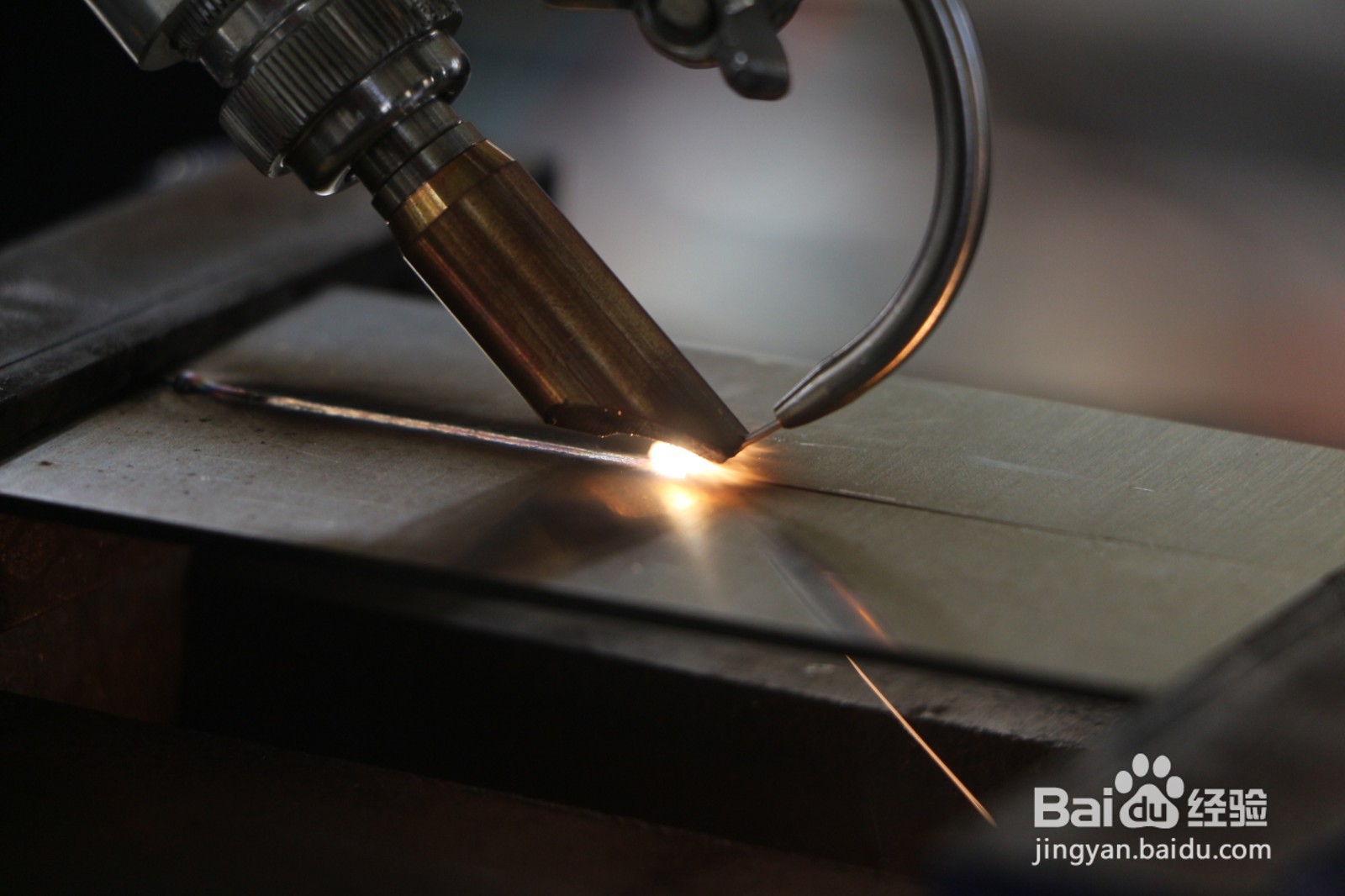 激光焊接机跟传统焊接相比好在哪里?