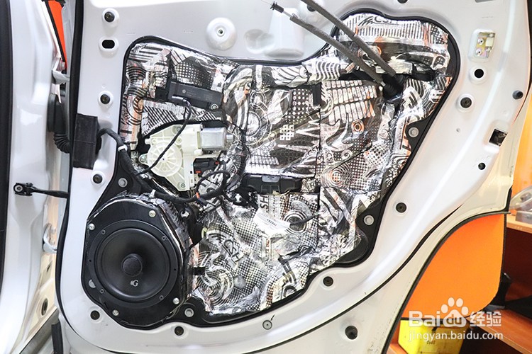 乌鲁木齐吉普自由侠汽车音响改装隔音升级案例