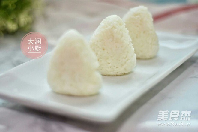 萌萌鸡饭团的做法
