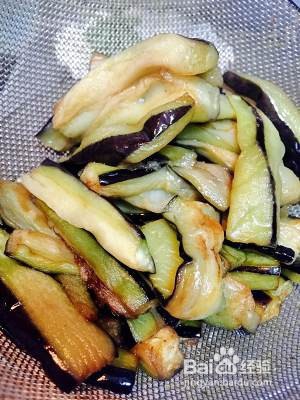 食补养生咸鱼茄子煲的做法