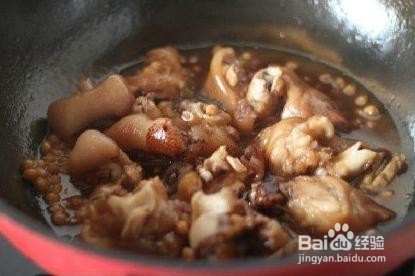 黄豆焖猪蹄的做法