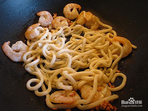 虾仁秋葵炒乌冬