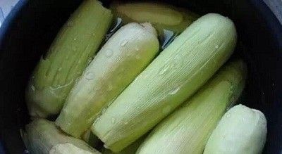 香甜软糯的煮玉米
