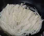 秘制泡椒金针菇