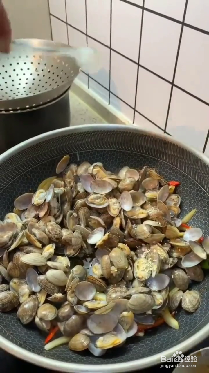 如何炒出好吃的蒜香花甲？