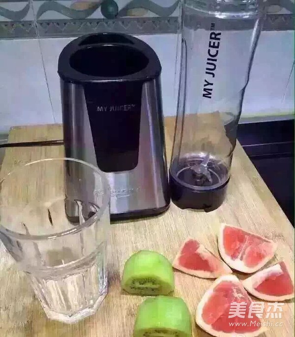 奇异果西柚汁&彩色蛋糕