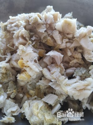 如何做内蒙古特色菜猪骨头烩酸菜？