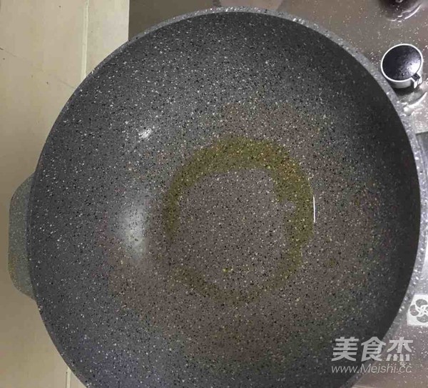 银鱼煎蛋的做法