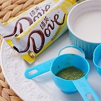 贡茶店里甜品大师的代表作——白巧抹茶布丁