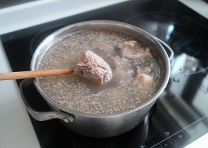 养生食补芋头焖鸭的做法