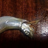 怎么做美味的辣烤多春鱼?