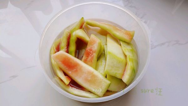 葱椒肉炒脆瓜条