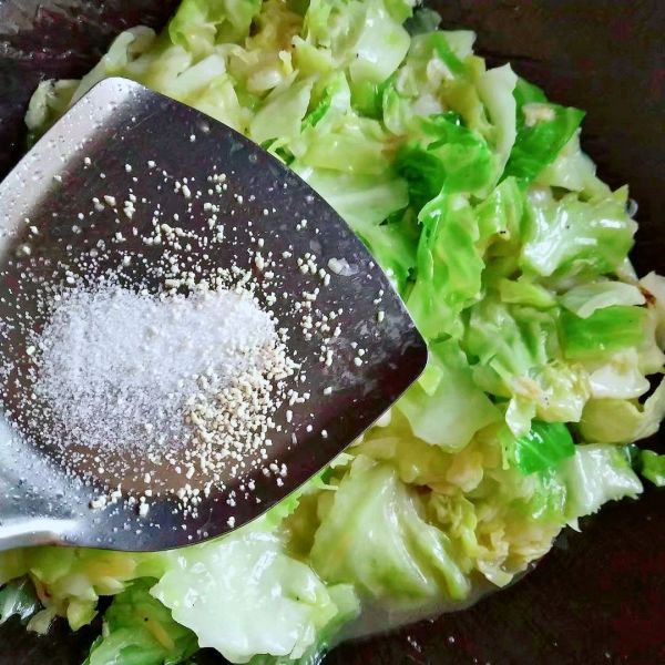 就吃虾皮炒包菜