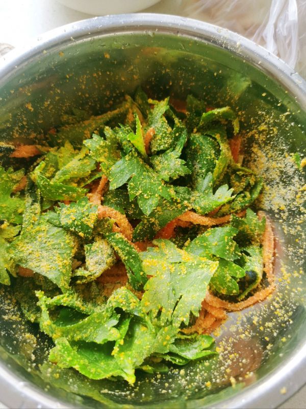 蒸胡萝卜芹菜叶