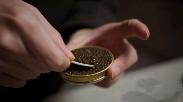 眼肉牛排鲟鱼鱼子酱