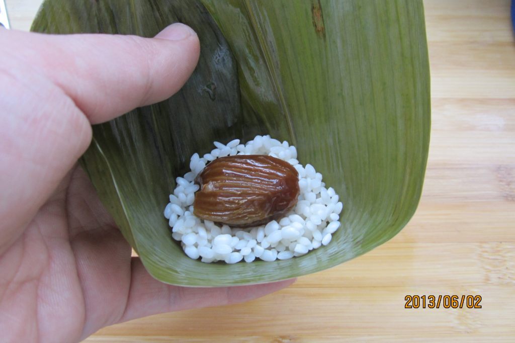 蜜枣三角粽子制作，给你甜蜜端午！