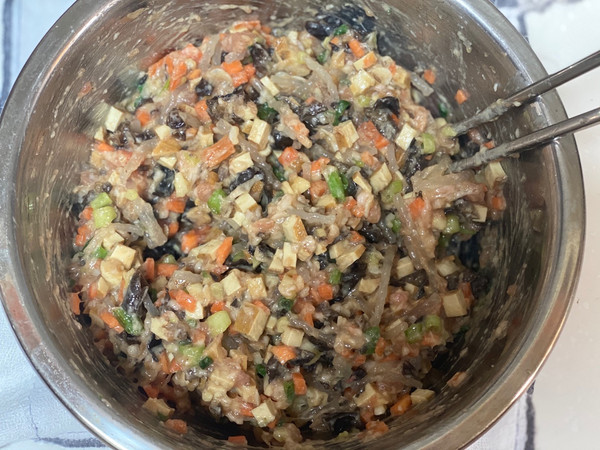 香干粉条鲜肉包