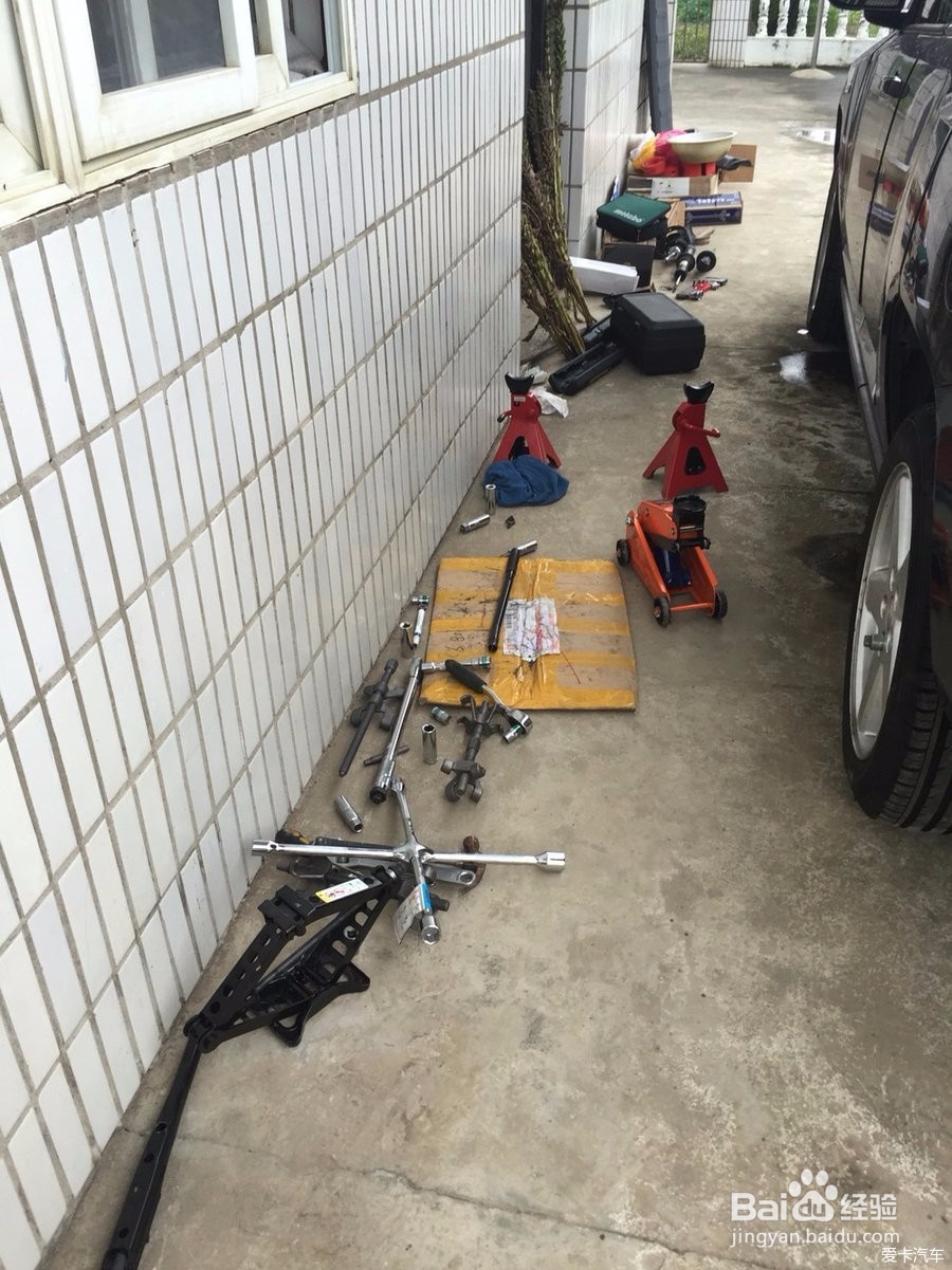 中华330怎样更换后减震器