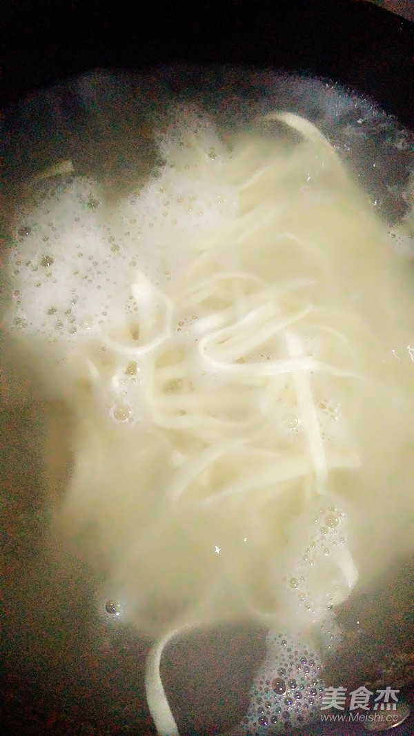 鸡丝凉面的做法