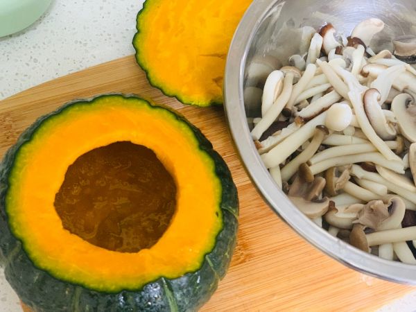 鸡汁菌菇南瓜盅
