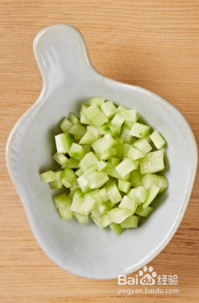 11个月宝宝补铁补钙辅食----腰果鸡丁焖饭