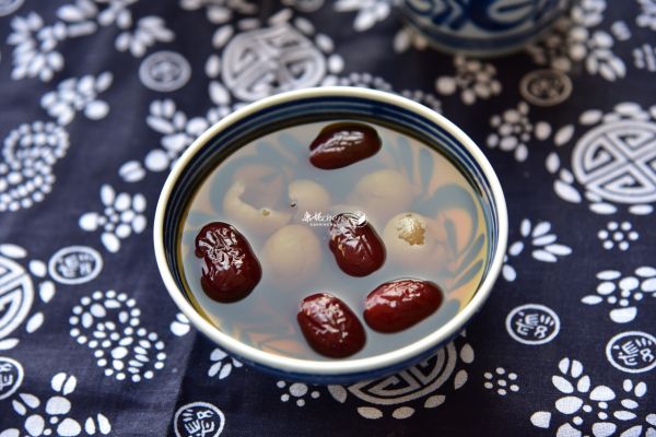 红糖姜枣桂圆茶