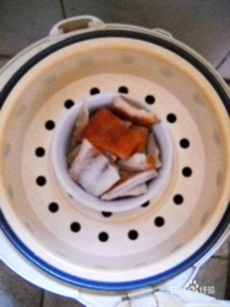 如何做腊肉皮炖胡萝卜？